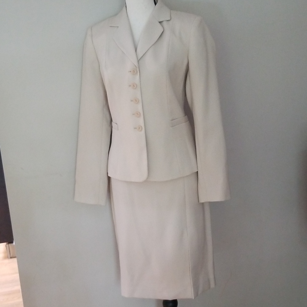 Suit